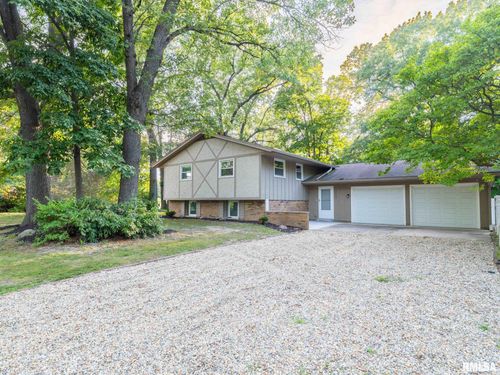 7711 Linden Ln, Delavan, IL, 61734-1729 | Card Image