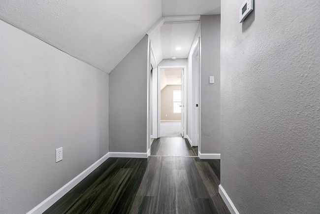 Second level Hall w/ Study Nook | Image 29