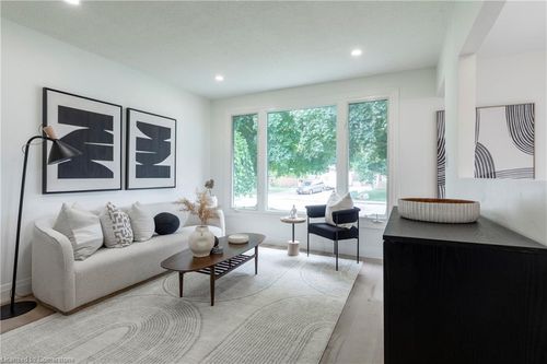 20 Laird Dr, Hamilton, ON, L8T4L7 | Card Image