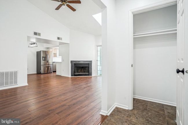 APT-301 - 9330 Niki Pl, Condo with 2 bedrooms, 2 bathrooms and null parking in MANASSAS VA | Image 6