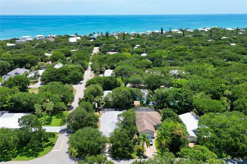 9496 Frangipani Dr, Vero Beach, FL, 32963-4521 | Card Image