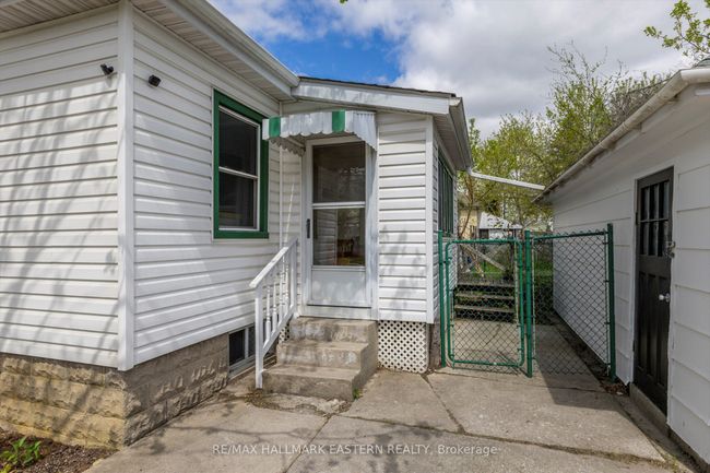 706 Monaghan Rd, House other with 3 bedrooms, 1 bathrooms and 2 parking in Peterborough ON | Image 40