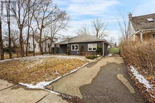 16 Woodward Avenue, Brampton (Brampton North), ON, L6V1K1 | Card Image