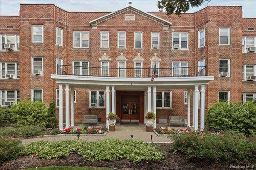 3c7-101 Old Mamaroneck Road, White Plains, NY, 10605 | Card Image