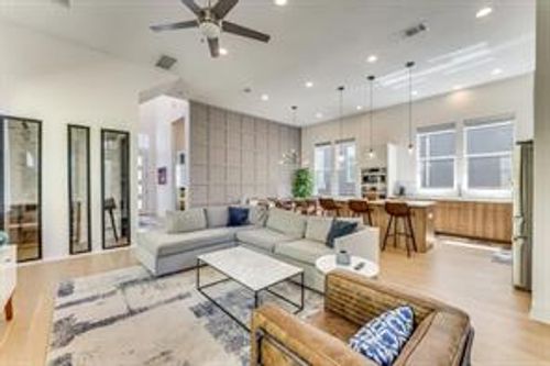 6304 Toscana Ave, Austin, TX, 78724-6226 | Card Image