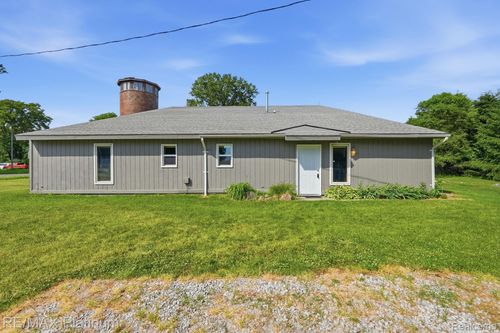 15921 W M 36, Pinckney, MI, 48169-8790 | Card Image