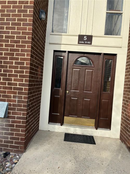 55 Country Club Ln, Pomona, NY, 10970-2415 | Card Image