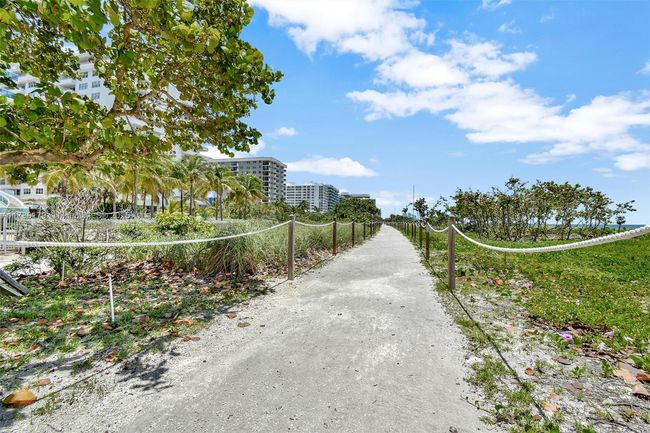 PHH - 9225 Collins Ave, Condo with 3 bedrooms, 3 bathrooms and null parking in Surfside FL | Image 37