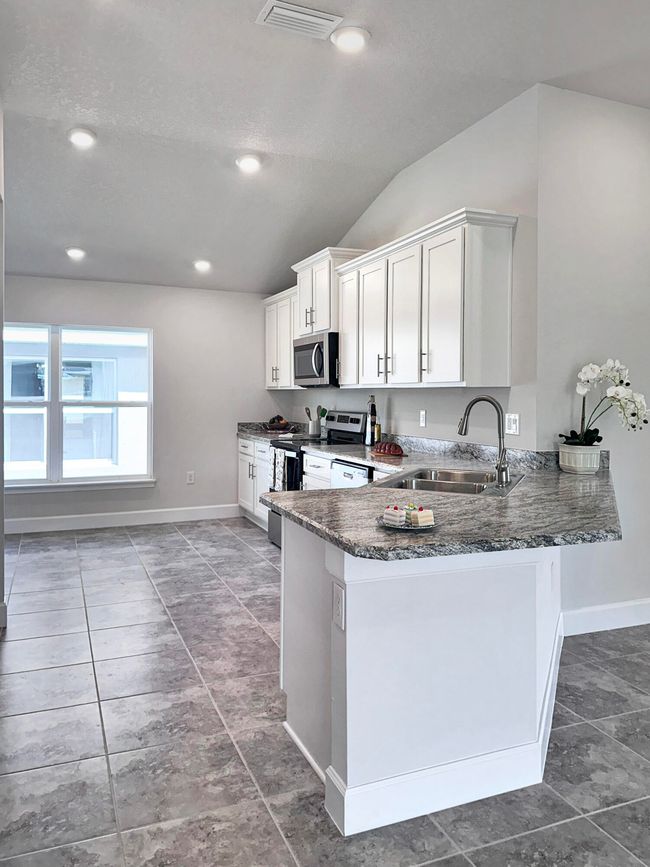 Kitchen | Image 7