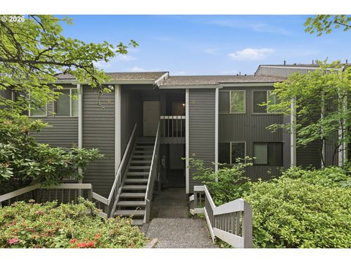 10-44 Eagle Crest Dr, Lake Oswego, OR, 97035-1138 | Card Image