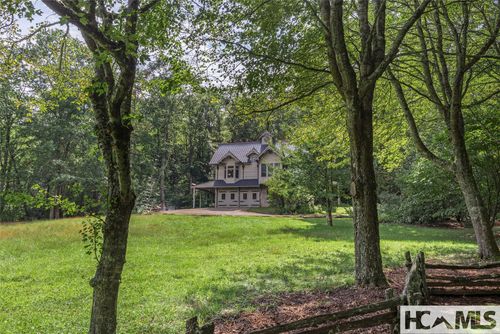 439 By Way, Highlands, NC, 28741-0180 | Card Image