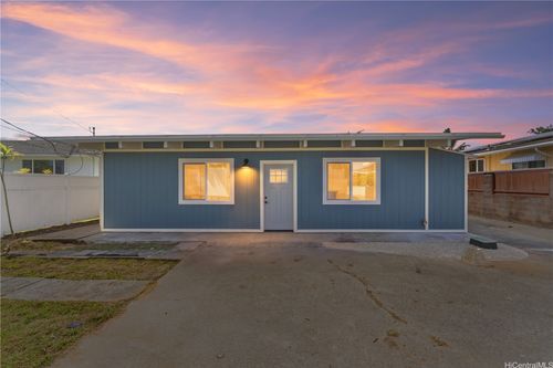 a-241 Kihapai St, Kailua, HI, 96734-2441 | Card Image