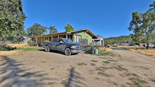 1300 Worthington Rd, Eagle Point, OR, 97524-8571 | Card Image
