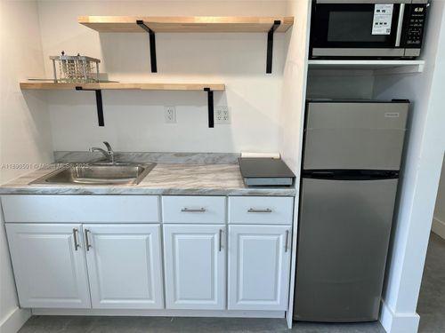 b-80 Ne 133rd St, North Miami, FL, 33161-4536 | Card Image