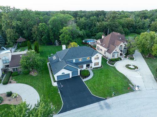17W210 Massel Ct, Bensenville, IL, 60106-2879 | Card Image
