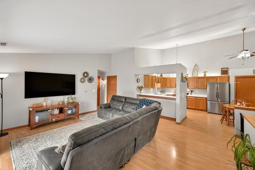 6-9332 W Loomis Road, Franklin, WI, 53132 | Card Image