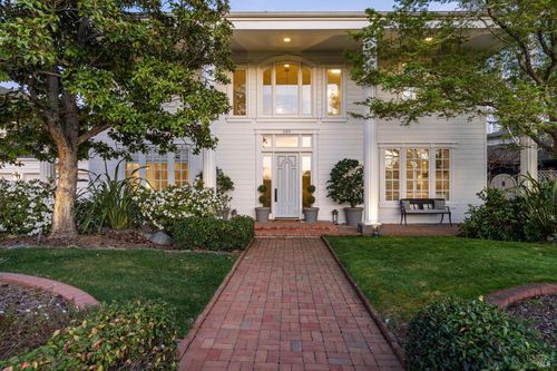 389 Saint Andrews Drive, Napa, CA, 94558 | Card Image