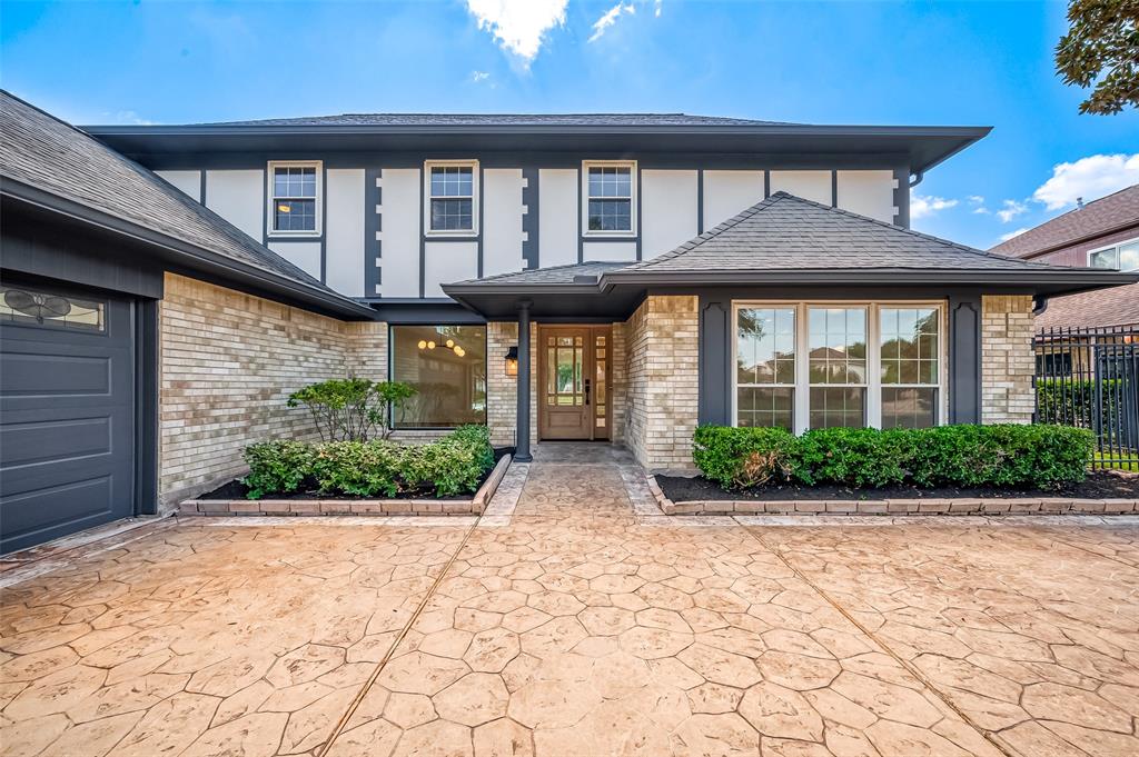 Longview Dr, Sugar Land, TX 77478