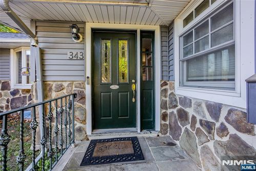 343 Forest Ave, Paramus, NJ, 07652-5501 | Card Image