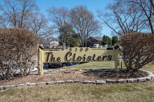 270d-5200 S Tuckaway Boulevard, Greenfield, WI, 53221 | Card Image