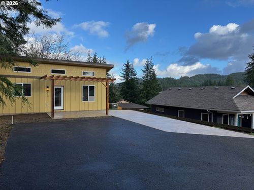 810 Se Beaver St, Toledo, OR, 97391 | Card Image