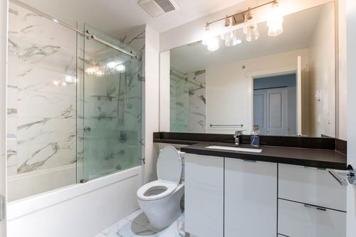 422-15137 33 Ave, Surrey, BC, V3Z0Y1 | Card Image