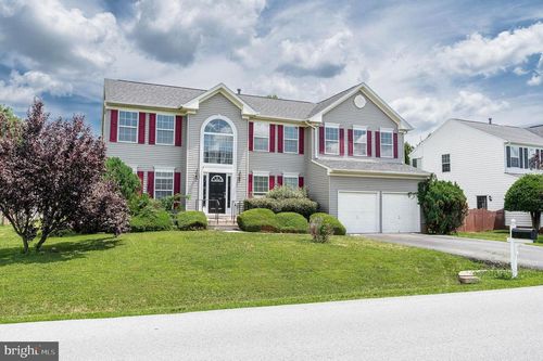 268 Oakmont Dr, CHARLES TOWN, WV, 25414-3727 | Card Image