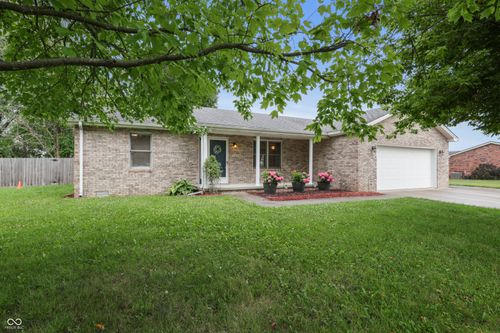4534 Hackberry Dr, Columbus, IN, 47201-9501 | Card Image