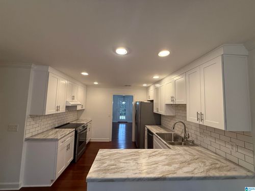 113 Chase Plantation Pkwy, HOOVER, AL, 35244-1559 | Card Image