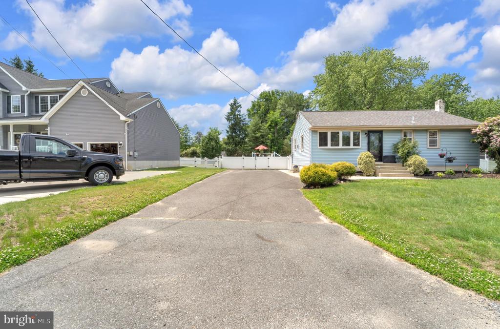 Residential in WOODBURY 4