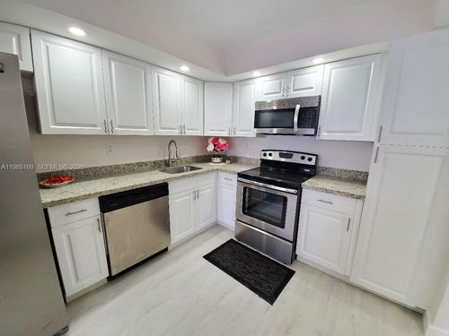 apt-503-18011 Biscayne Blvd, Aventura, FL, 33160-2515 | Card Image