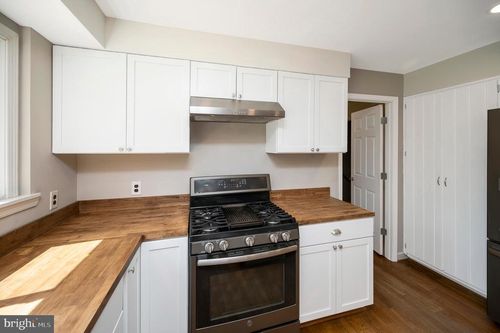 3195 Fiery Run Rd, Linden, VA, 22642 | Card Image