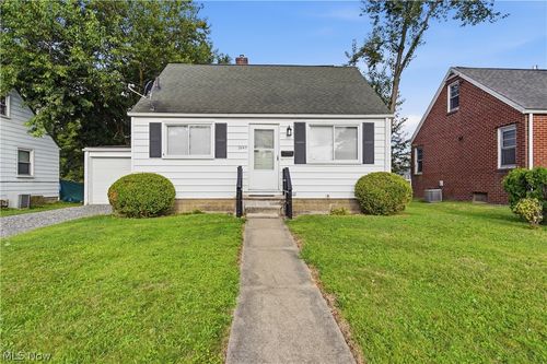 2643 Fletcher Avenue Ne, Canton, OH, 44705 | Card Image