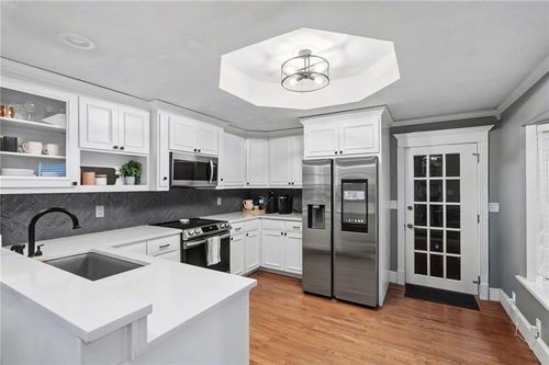 72 E 1600 Rd, Baldwin City, KS, 66006-7176 | Card Image