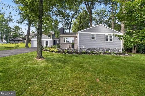 305 Irish Rd, BERWYN, PA, 19312-1011 | Card Image