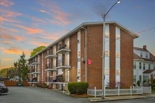 36 Essex St, Saugus, MA, 01906-4380 | Card Image