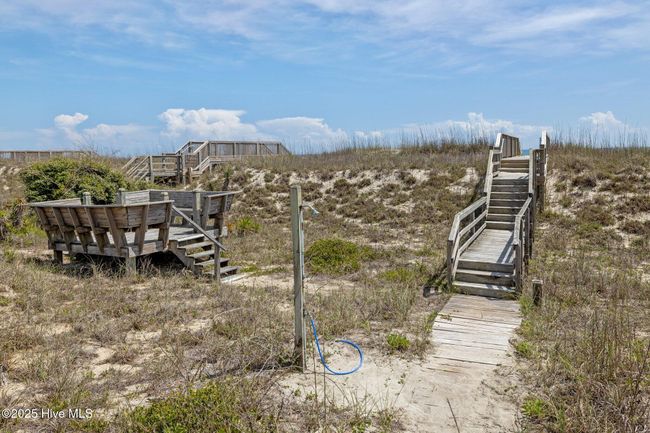 Beach access with sitting area | Image 40