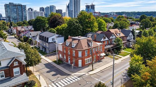 74 Locke St N, Hamilton, ON, L8R3A5 | Card Image