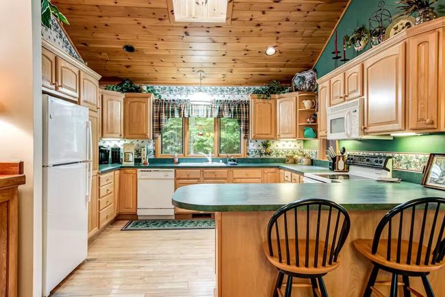 12784 Red Maple Rd, House other with 4 bedrooms, 3 bathrooms and null parking in MANITOWISH WATERS WI | Image 4