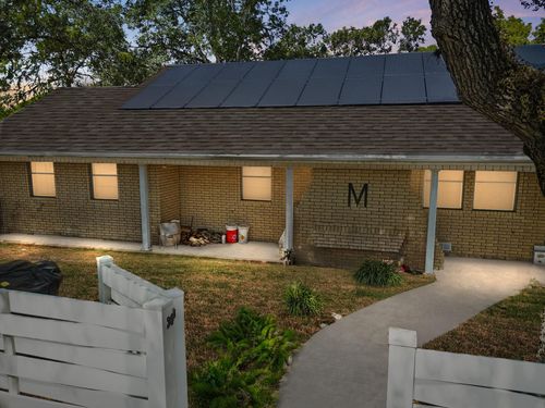 106 W Watt St, El Campo, TX, 77437-2901 | Card Image