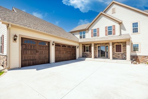 N88W18648 Duke Ct, Menomonee Falls, WI, 53051 | Card Image