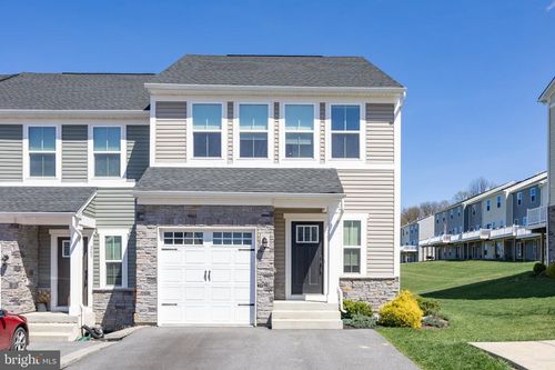 265 Chase Dr, DOWNINGTOWN, PA, 19335-4035 | Card Image