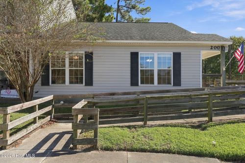 200 Palace Cir, Jacksonville, NC, 28546-7221 | Card Image