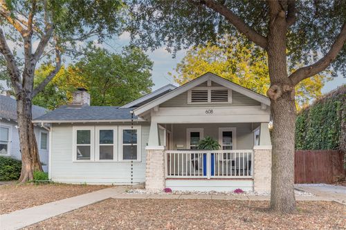 608 N Edgefield Ave, Dallas, TX, 75208-3646 | Card Image