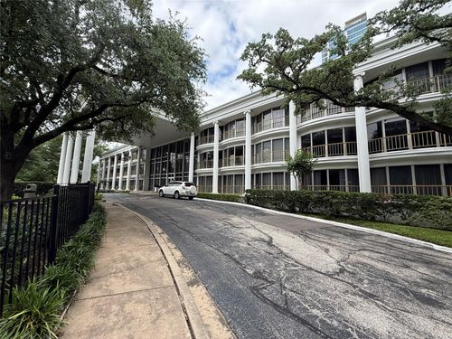 apt-212-5050 Ambassador Way, Houston, TX, 77056-4408 | Card Image