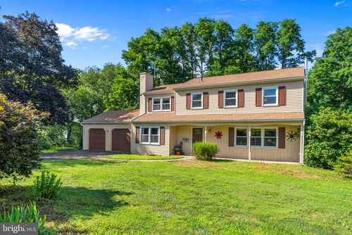 844 Meadowview Rd, Kennett Square, PA, 19348-1339 | Card Image