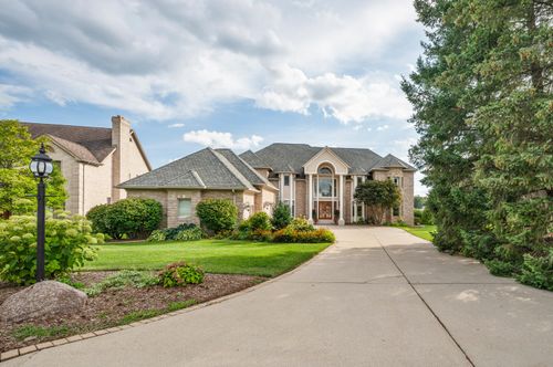 459 Surrey Hill Ln, Valparaiso, IN, 46385-8077 | Card Image