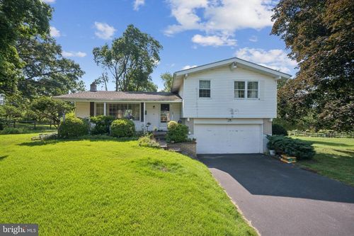 1657 Fort Washington Ave, AMBLER, PA, 19002-3046 | Card Image