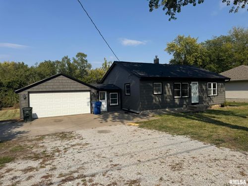 2826 W 47th St, Davenport, IA, 52806-5026 | Card Image