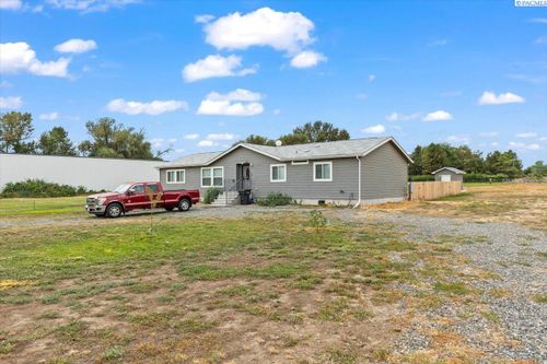 4-bedroom-with-2-acres-3312 S 101st Ave, Yakima, WA, 98903 | Card Image